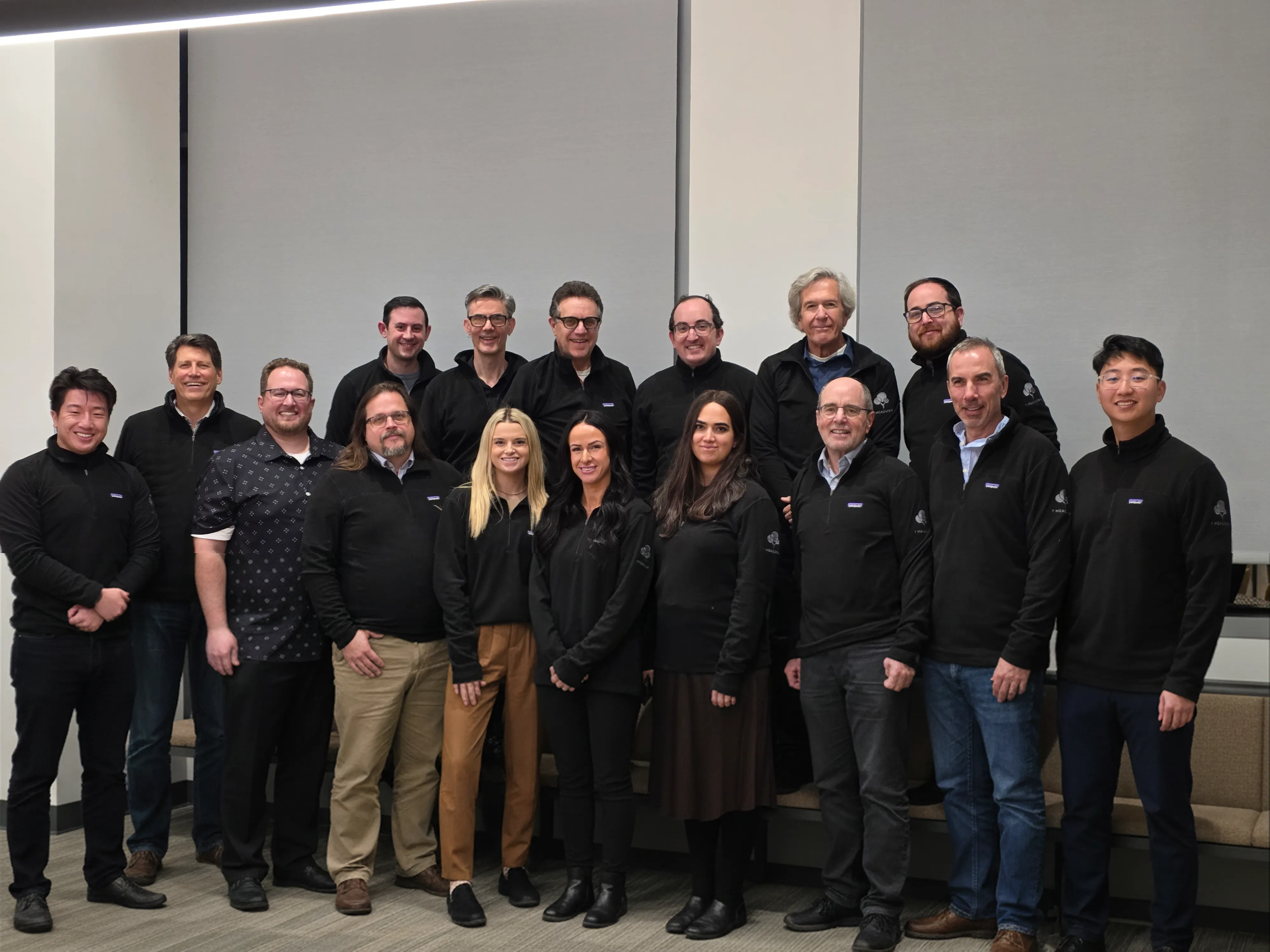 L'équipe Y Meadows lors d'un rassemblement d'entreprise